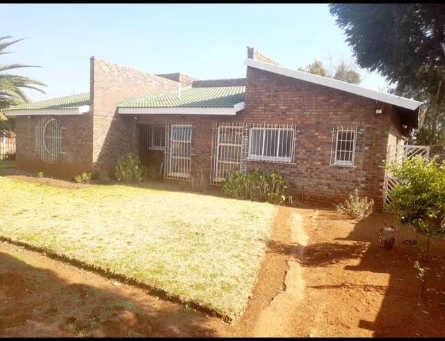 4 BEDROOM HOUSE FOR SALE IN MEYERTON PARK